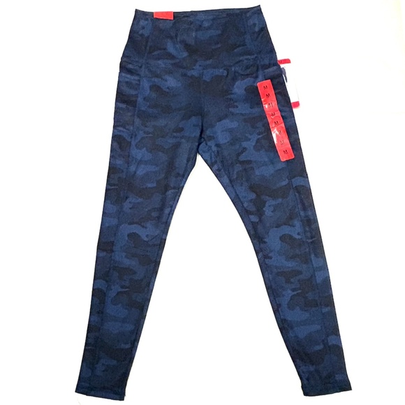 Danskin 7/8 Brushed Legging Size medium -- 2 available - Picture 2 of 6